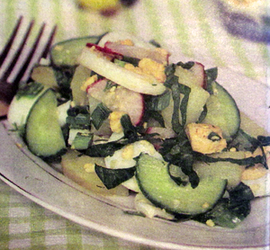 Зелёный дачный салат. Рецепт.